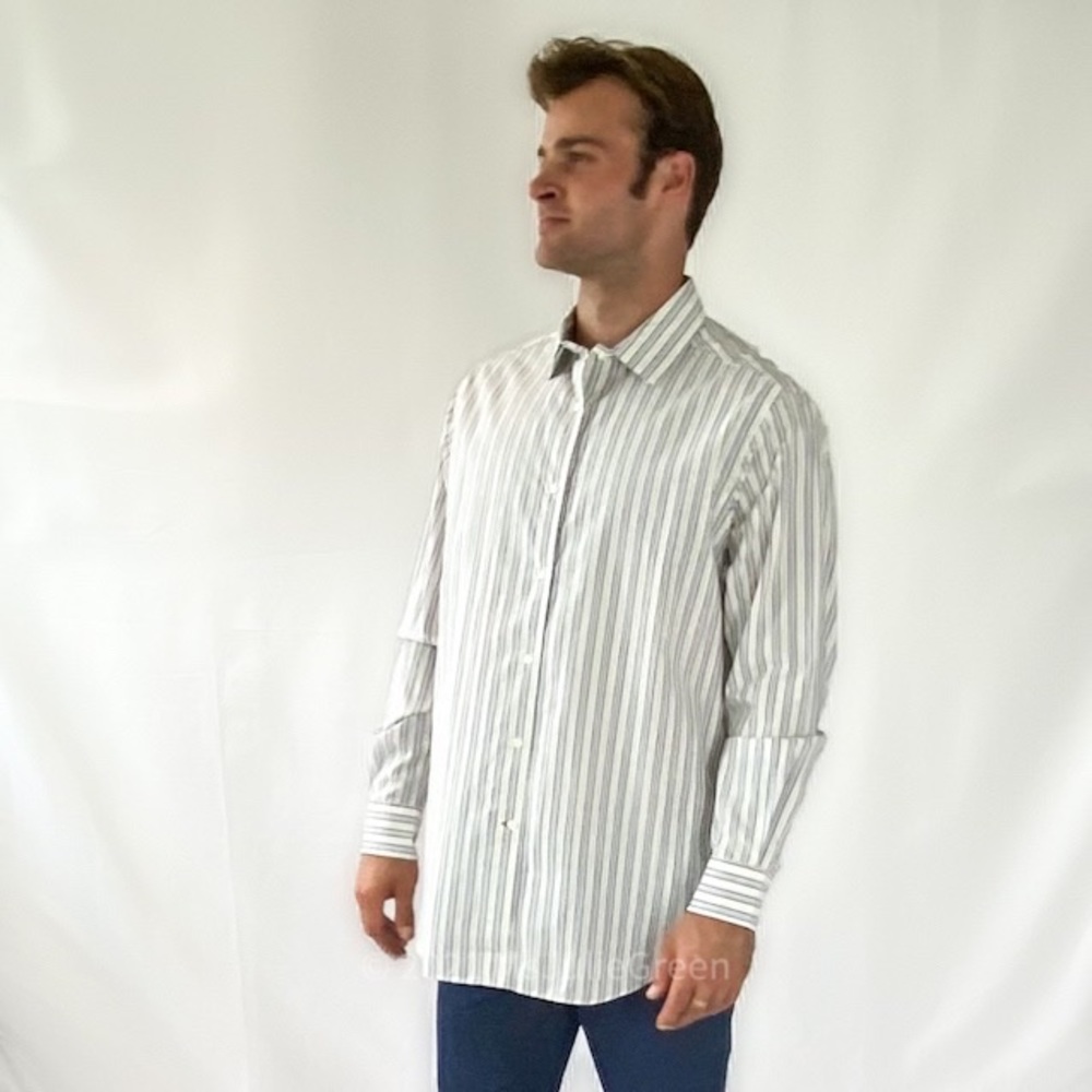 NWT Men's light blue button up shirt with stripes